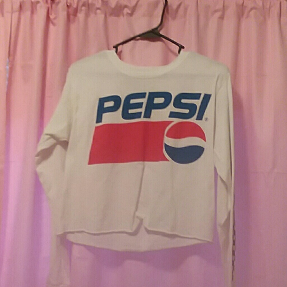 A Pepsi croped long sleeve